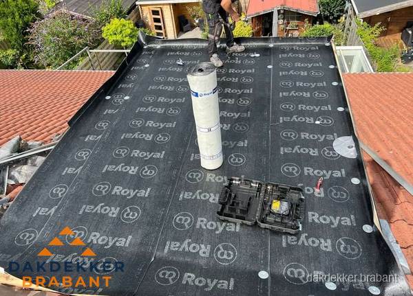 Dakrenovatie met Royal onderdak op plat dak in Brabant Dakrenovatie met Royal onderdak op plat dak in Brabant
